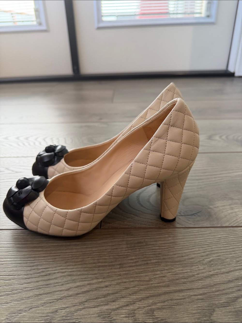 CHANEL Quilted Camellia Cap-Toe Pumps in Cream and Black - Picture 5 of 6